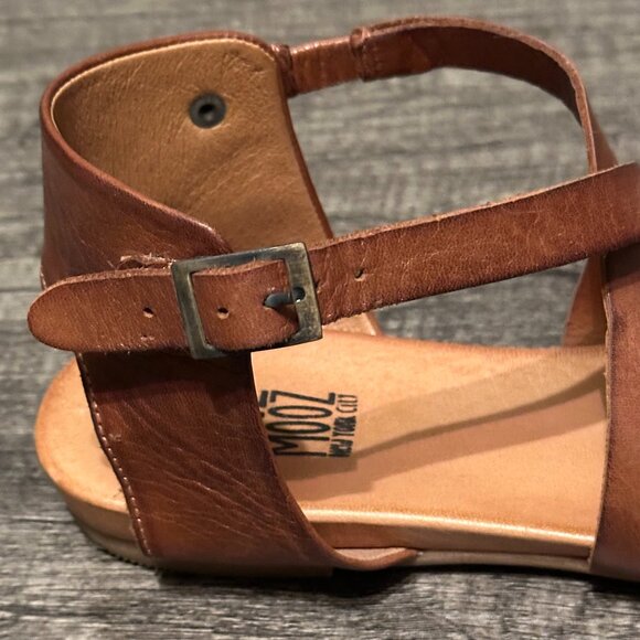 Miz Mooz Aster Sandal in Brandy, Size 7 - Picture 5 of 8